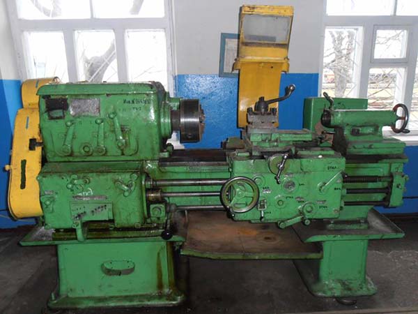 Фото токарно-гвинторізного верстата 162к Фото токарно-гвинторізного верстата 162к